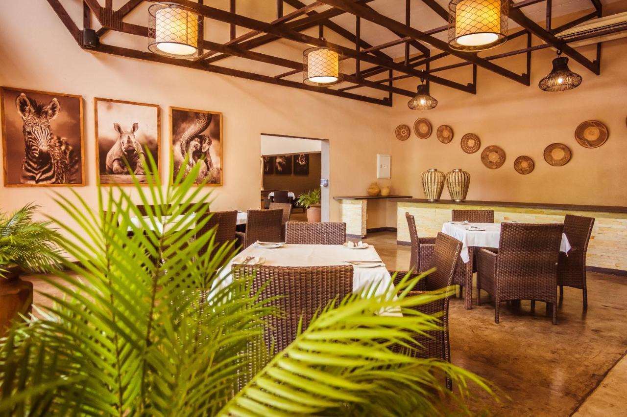 Bushveld Terrace Safari Hotel, Lodge & Spa ファラボルワ エクステリア 写真