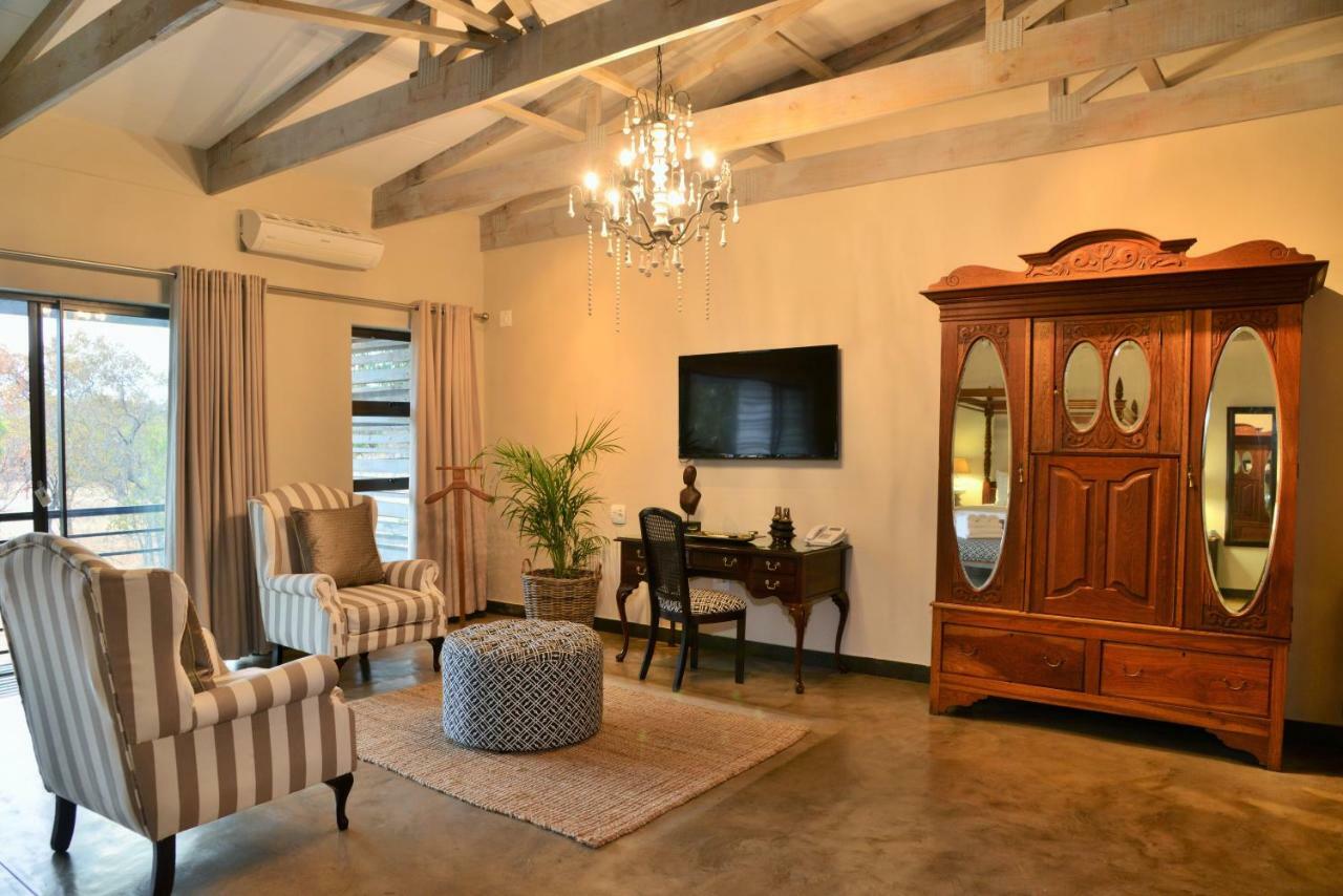 Bushveld Terrace Safari Hotel, Lodge & Spa ファラボルワ エクステリア 写真